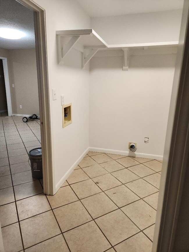 Building Photo - 4690 Opal Dr