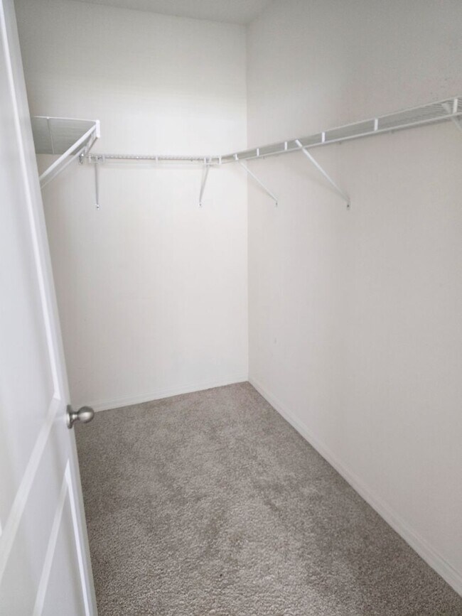 Building Photo - Gorgeous 3/2/2 in Beverly Hills!!!