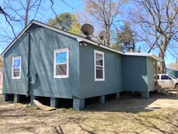 Building Photo - 3635 Chippewa St