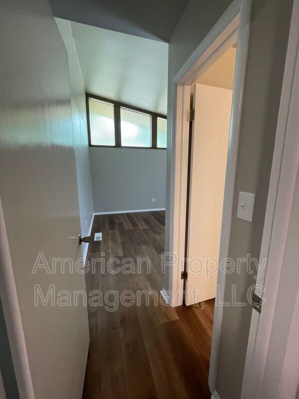 Building Photo - 7217 E 55th Pl