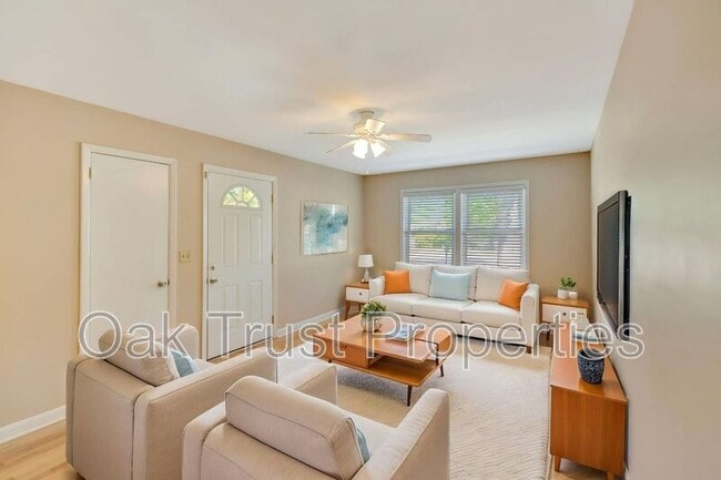 Building Photo - 4313 Helene Dr