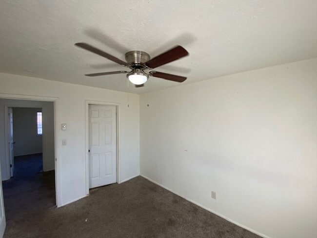 Building Photo - 2 Bedroom, 1 Bathroom Twin Home