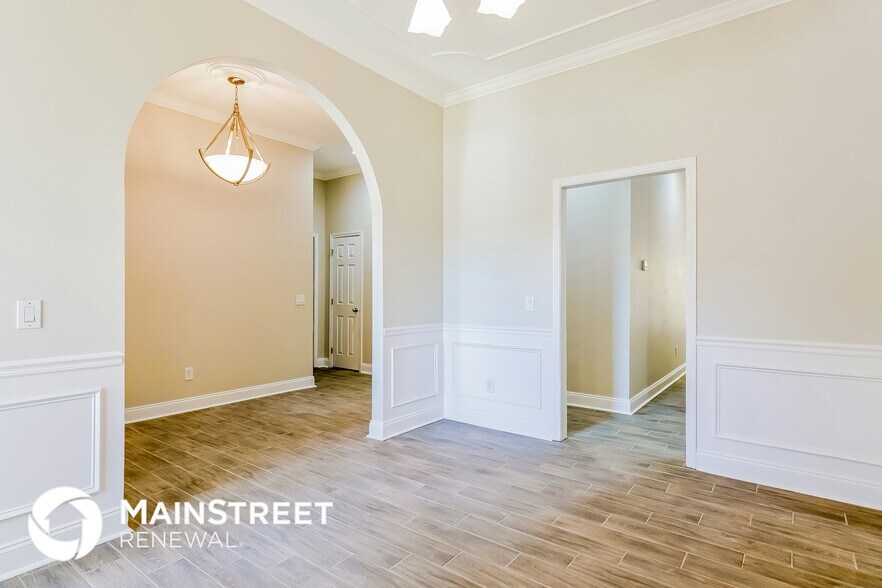 Building Photo - 1304 Riverford Cir