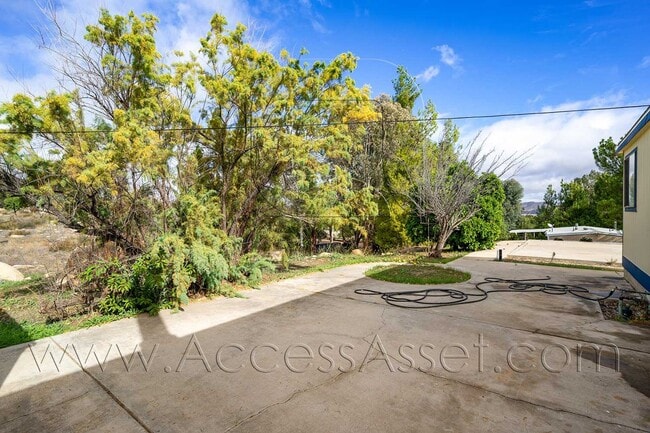 Building Photo - Private 3 Bed /2 Bath Home With Scenic Views In Lake Elsinore!