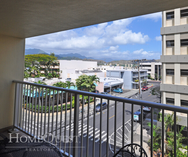 Building Photo - Fully Furnished Meridian East 2BR / 1.5BA ...