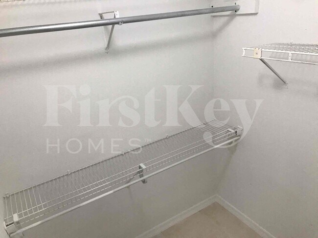 Building Photo - 241 SW 32nd Terrace