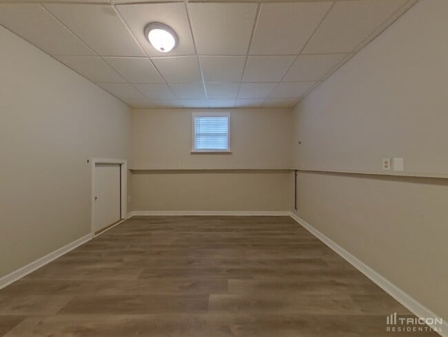 Building Photo - 6236 Pine Ln