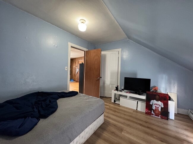 Building Photo - 631 Walnut St