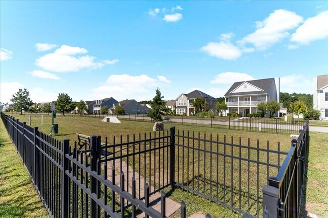 Building Photo - 4 Gardenia Dr