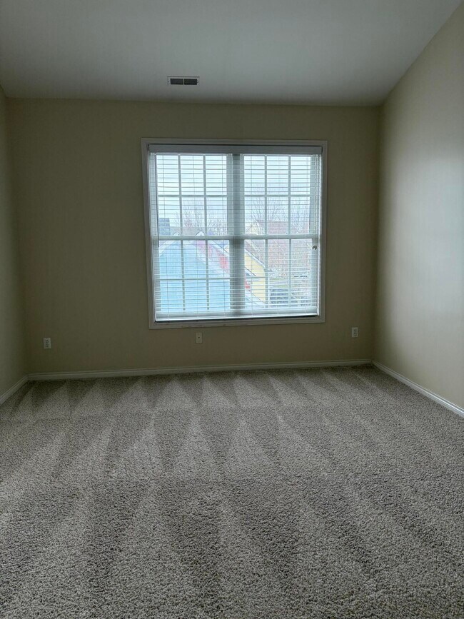 Building Photo - 534 Constitution St