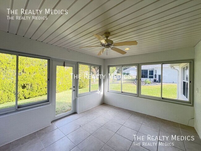 Building Photo - 2644 SW 20th Cir