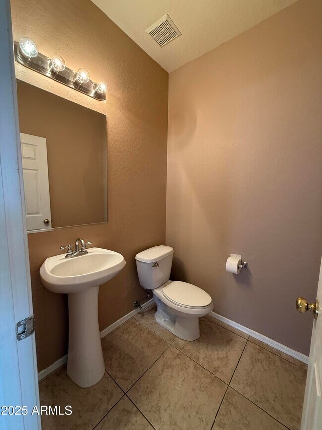 Building Photo - 11752 W Foothill Dr