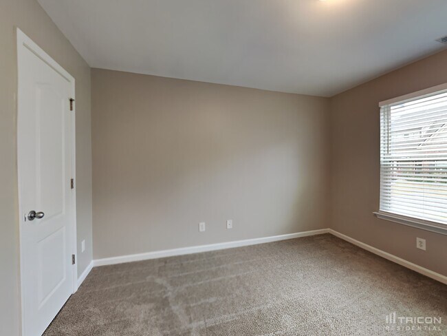 Building Photo - 355 Meadow Vista Ln