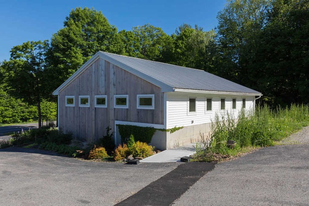 Building Photo - 241 Knights Pond Rd