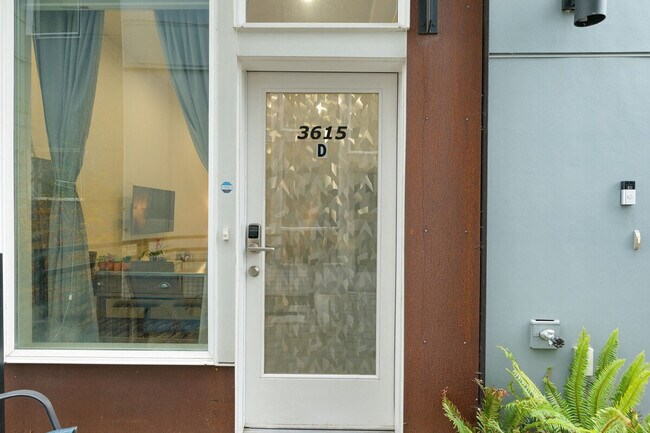 Building Photo - 3615 2nd Ave NW