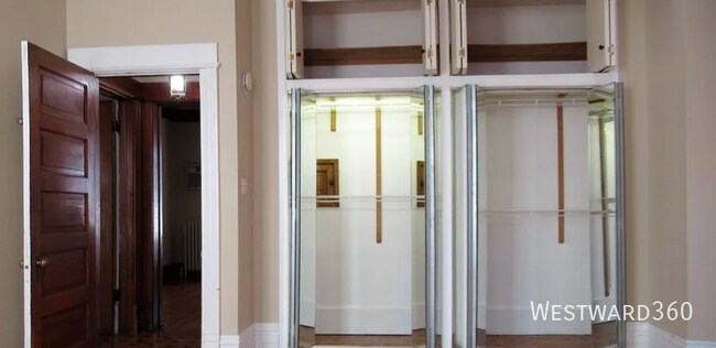 Building Photo - 420 N Marion St