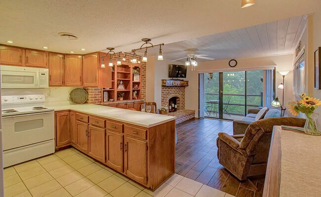 Building Photo - 1081 Cove Rd