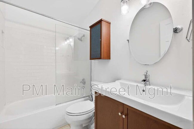 Building Photo - 413 E Miller St