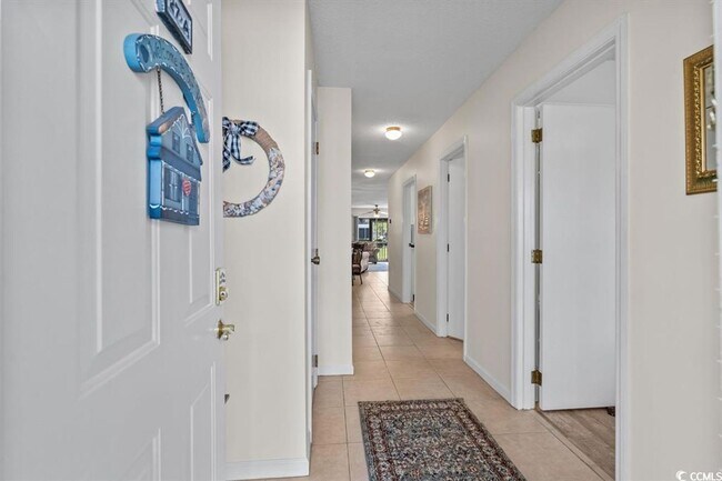 Building Photo - Ground floor, 2 bedroom, 2 bath, end unit- 10 mins to Surfside Beach.