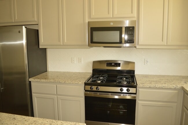 Building Photo - 808 Marybelle Ct