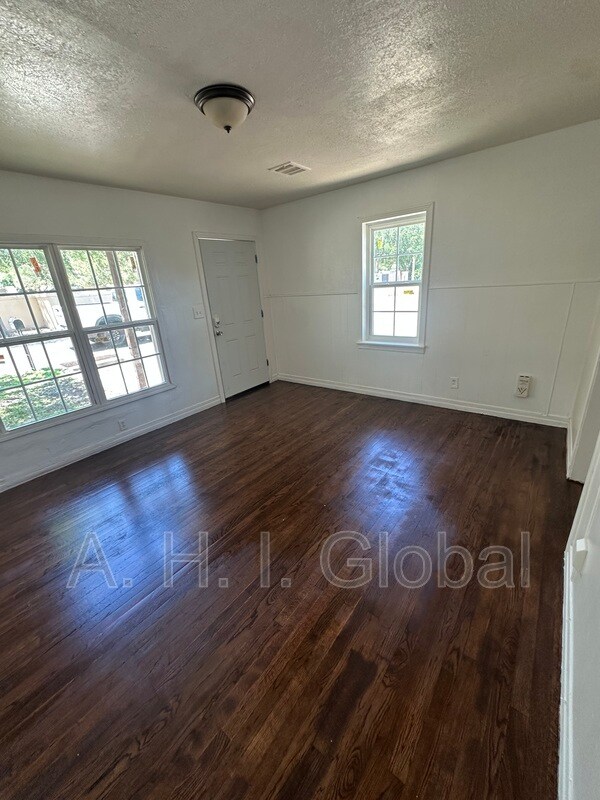 Building Photo - 1619 Bellaire St