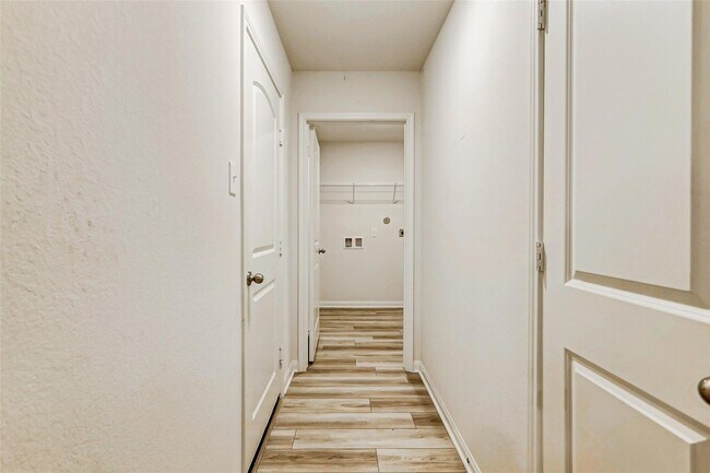 Building Photo - 10718 Millet Ct