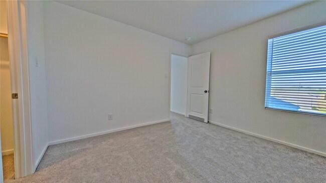 Building Photo - 16843 Old Wagon Wy