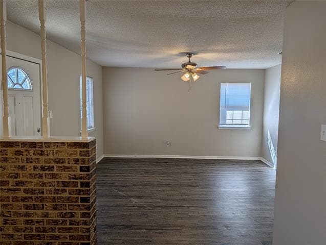 Building Photo - 424 Langley Ave