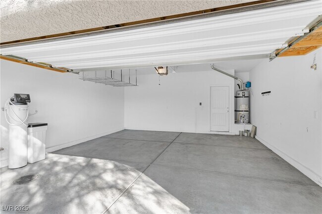 Building Photo - 9404 Sand Tiger Ave