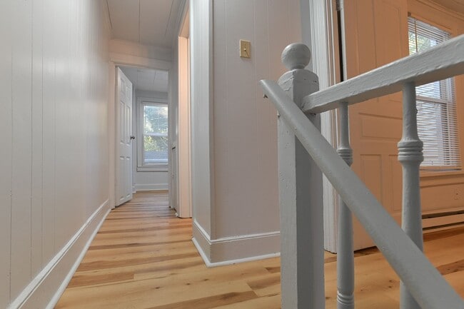 Building Photo - 3 Bedroom Single Family Home on Rudy Rd