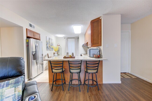 Building Photo - 1901 S Voss Rd