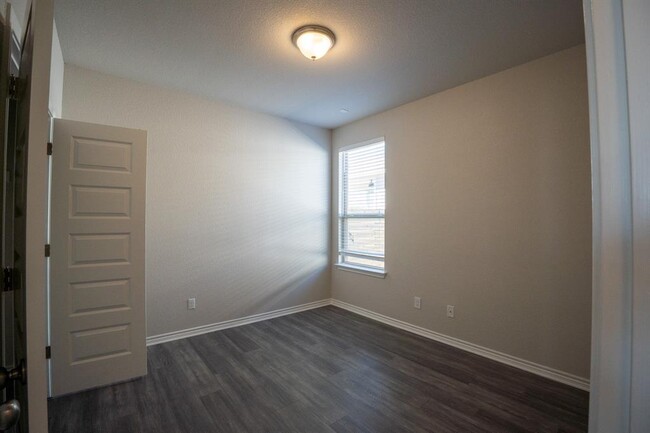 Building Photo - 252 Syrah Ct