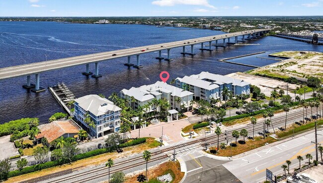 Building Photo - 275 NW Flagler Ave