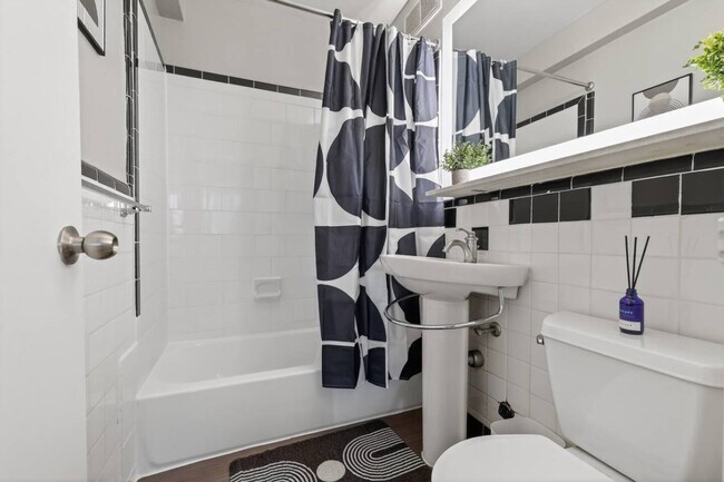 Building Photo - 1500 Arlington Blvd