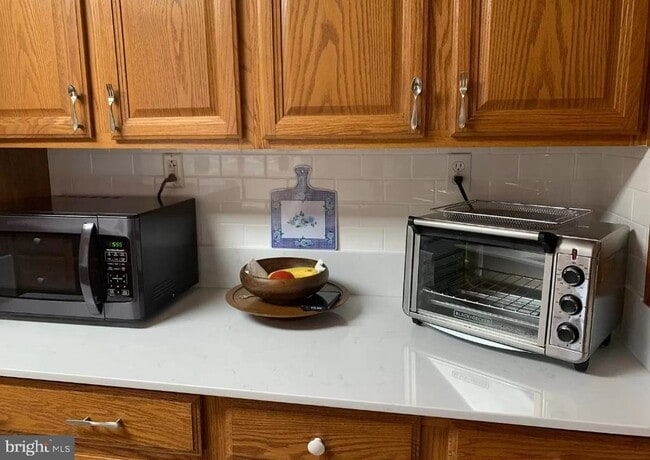 Building Photo - 21 W 2nd Ave