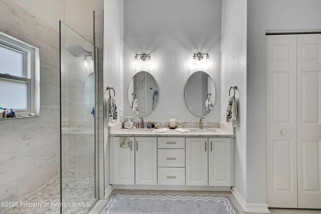 Building Photo - 2368 Fairskies Dr