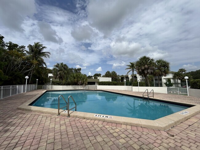 Building Photo - 4205 N University Dr