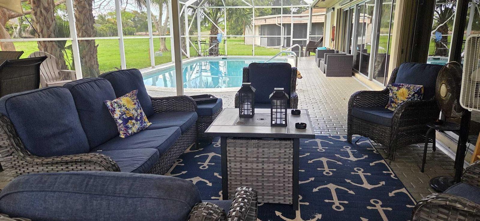 Building Photo - 4705 Holly Dr