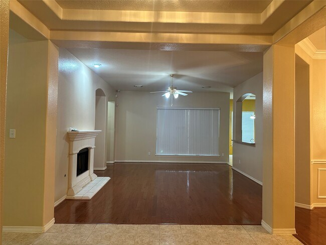 Building Photo - 11402 Softbreeze Ct