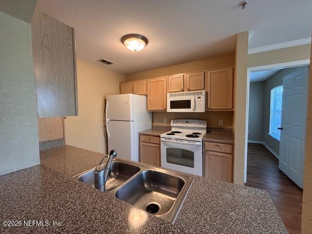 Building Photo - 7800 Point Meadows Dr