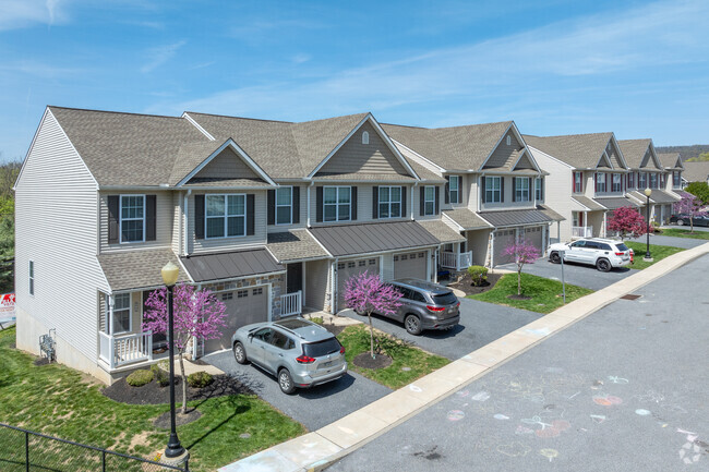 Building Photo - Villa Vista Townhomes