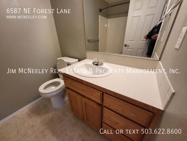 Building Photo - 6587 NE Forest Ln
