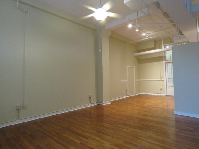 Building Photo - 1401 Scott St