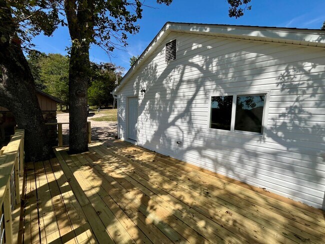 Building Photo - 82 Koppelmann Ln
