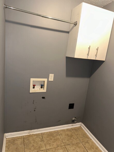 Building Photo - 1108 Wyngate Dr