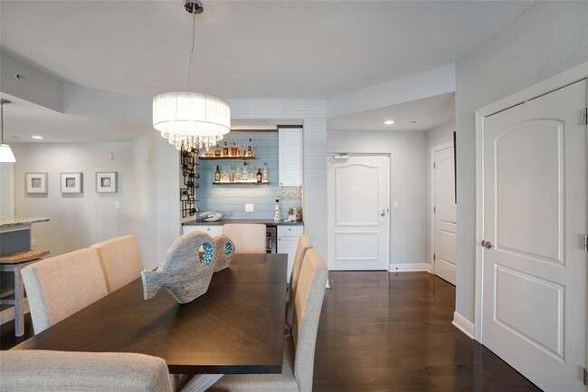 Building Photo - 14041 Bellagio Way
