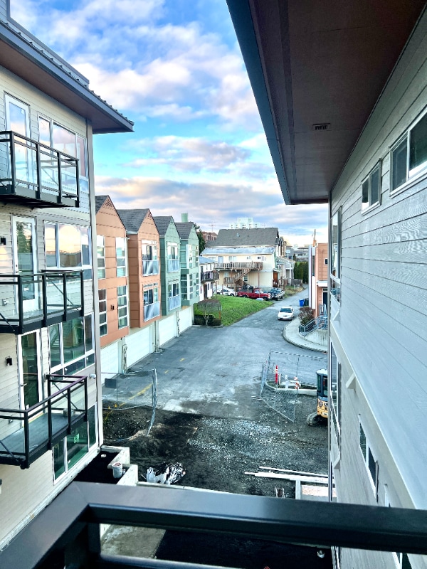 Building Photo - 2330 Yakima Ct