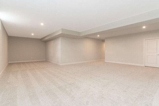 Building Photo - 5852 Stillwater Ln