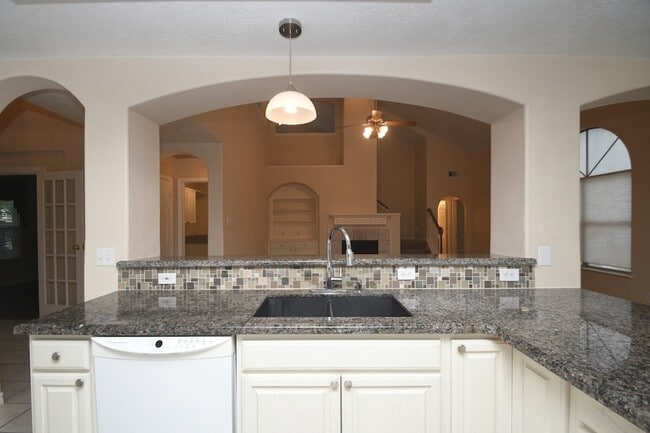 Building Photo - 10430 Sanibel Falls Ct