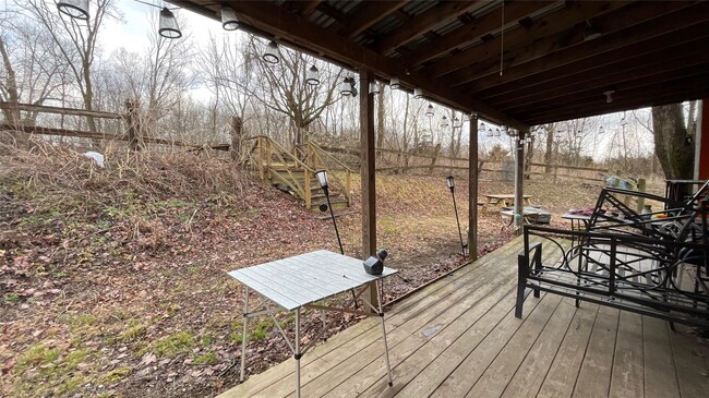 Building Photo - 131 S Putt Corners Rd
